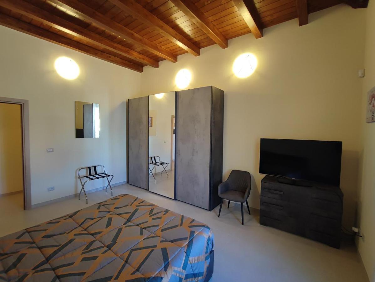 In Centro Rooms And Apartments Isola di Liri Exterior photo